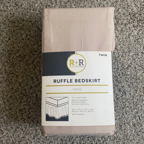 Bed skirt - Picture 1 of 2